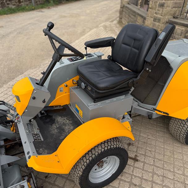 2008 Stiga Titan 26B 4WD Diesel Outfront Ride On Mower