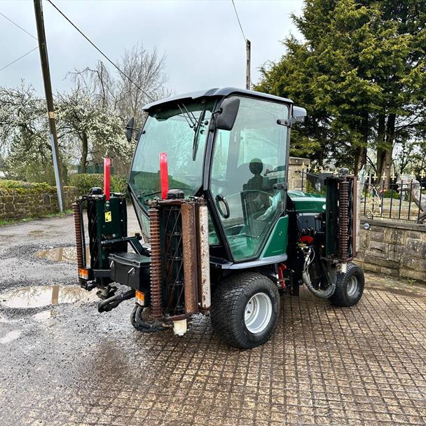 2009/58 Hayter T424 4WD 5 Gang Ride On Cylinder Mower