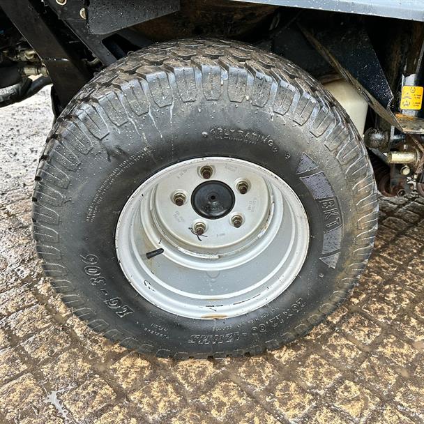 2009/58 Hayter T424 4WD 5 Gang Ride On Cylinder Mower