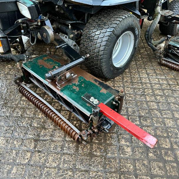 2009/58 Hayter T424 4WD 5 Gang Ride On Cylinder Mower