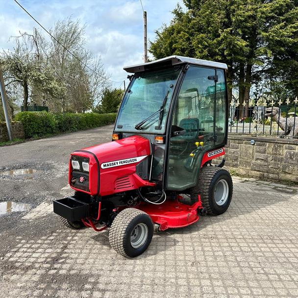2009 Massey Ferguson GC2300 23HP 4WD Compact Tractor With Underslung Deck
