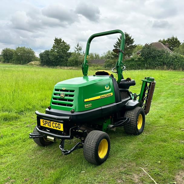 2010 John Deere 8400 Commercial 3 Gang 4WD Cylinder Mower