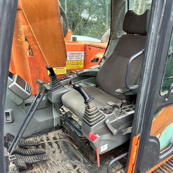 2011 Doosan DX140LCR Excavator With Blade