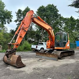 2011 Doosan DX140LCR Excavator With Blade