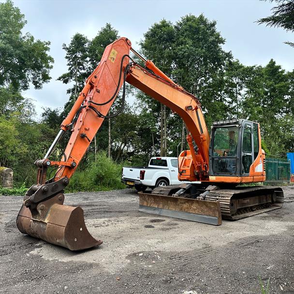 2011 Doosan DX140LCR Excavator With Blade