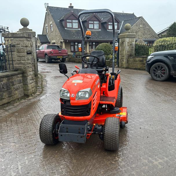 2011/61 Kubota BX2350 23HP 4WD Compact Tractor With Unuderslung Deck