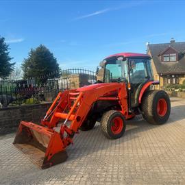 2012 Kubota L5240HST 54HP 4WD Compact Tractor With Front Loader And Bucket