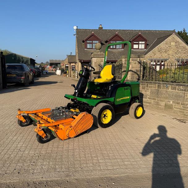 2013/63 John Deere 1445 4WD Outfront Ride On Mower With Human 5FT Safety Mulcher Deck