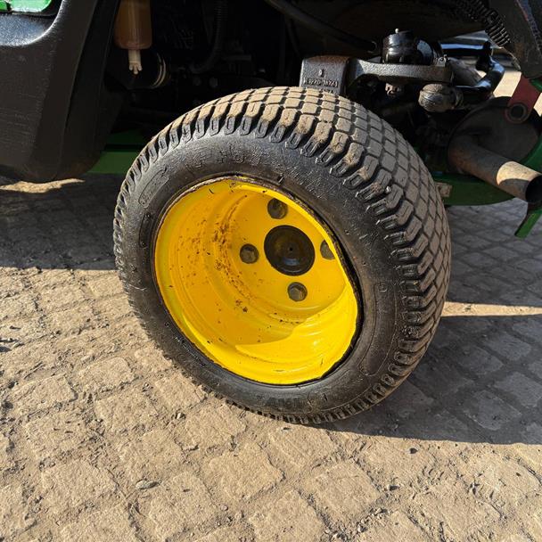 2013/63 John Deere 1445 4WD Outfront Ride On Mower With Human 5FT Safety Mulcher Deck