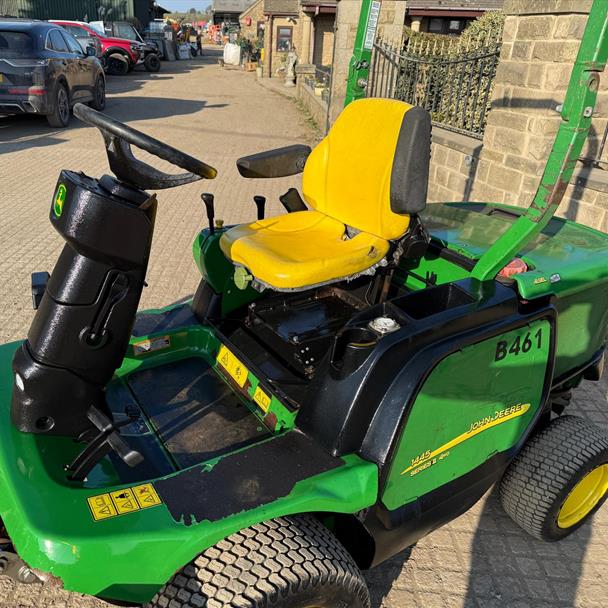 2013/63 John Deere 1445 4WD Outfront Ride On Mower With Human 5FT Safety Mulcher Deck