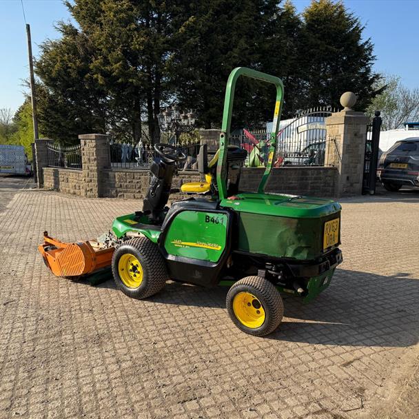 2013/63 John Deere 1445 4WD Outfront Ride On Mower With Human 5FT Safety Mulcher Deck