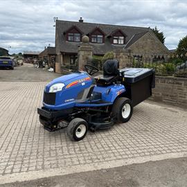 2013 Iseki SXG323 Diesel Ride On Mower