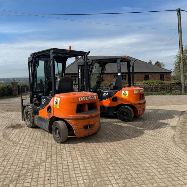 2014 Doosan D30C-5 3 Ton Diesel Forklift