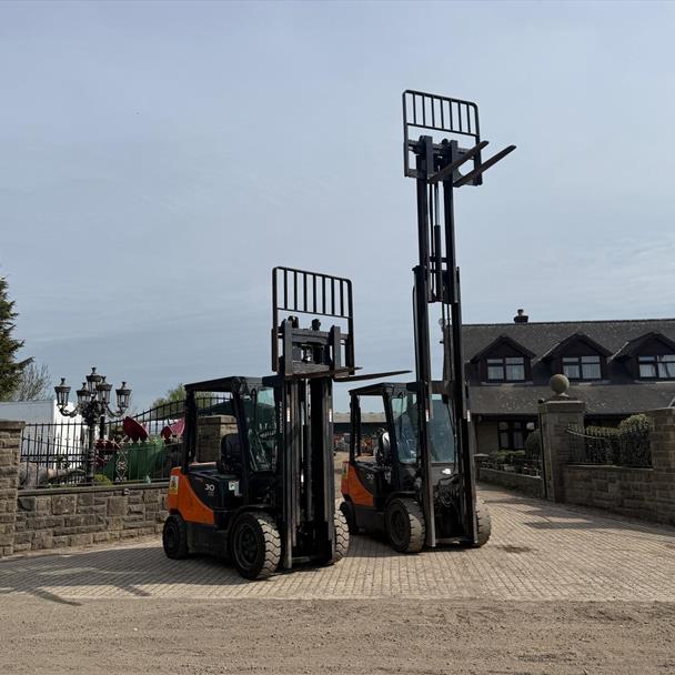 2014 Doosan D30C-5 3 Ton Diesel Forklift