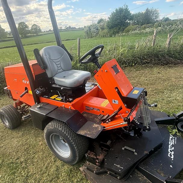 2014 Jacobsen 676D Ride On Lawn Mower