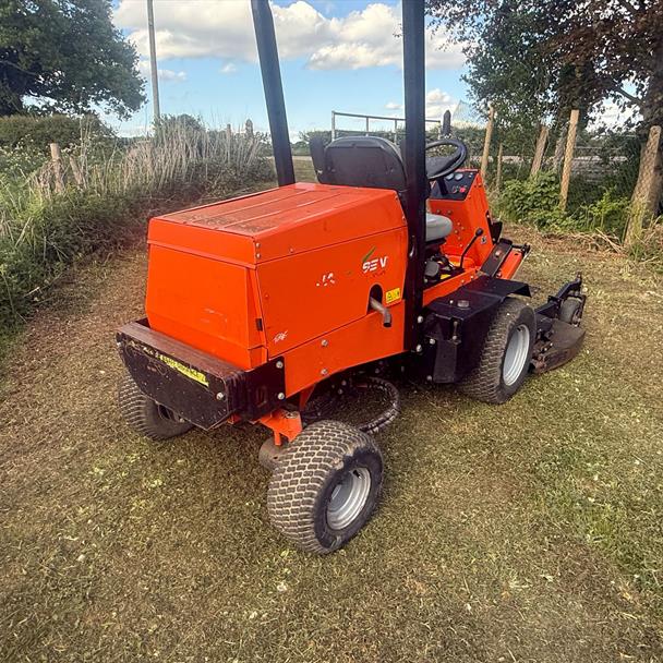 2014 Jacobsen 676D Ride On Lawn Mower
