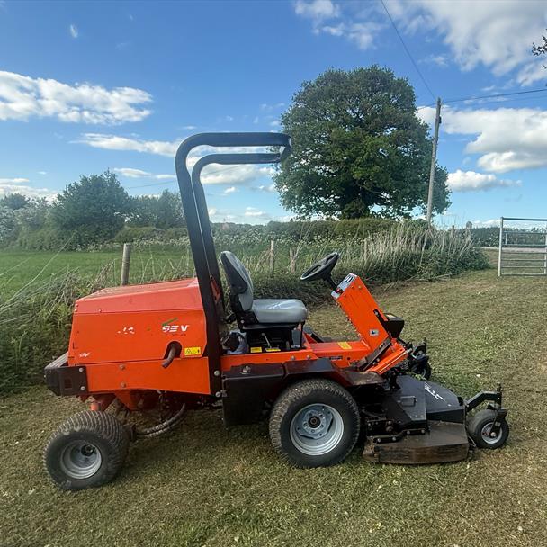 2014 Jacobsen 676D Ride On Lawn Mower