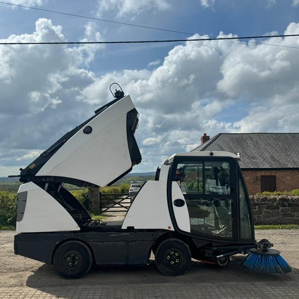 64/2014 Johnston Road Sweeper Euro 6