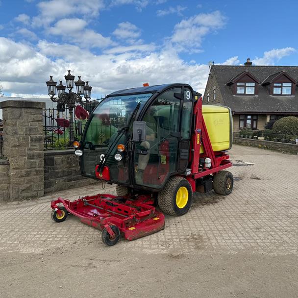 2015/65 Gianni Ferrari T4T Cruiser Kel 4WD Outfront Ride On Mower With High Tip Collector
