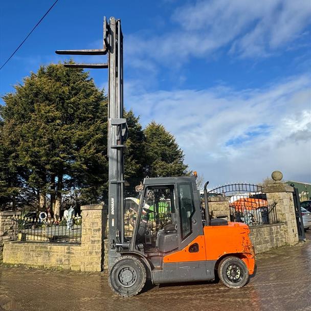 2015 Doosan D55C-5 5.5 Ton Diesel Forklift