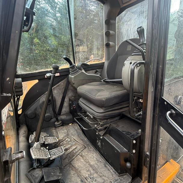 2016 JCB 8061CTS Midi Excavator