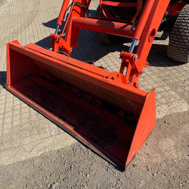2016/66 Reg Kubota L5240-II HST 54HP 4WD Tractor With Front Loader And Bucket