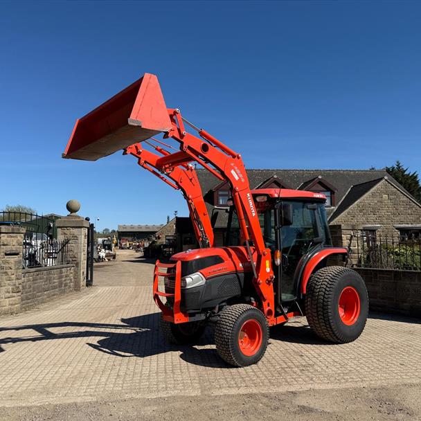 2016/66 Reg Kubota L5240-II HST 54HP 4WD Tractor With Front Loader And Bucket