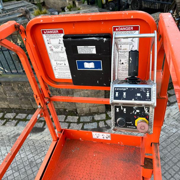 2016 Snorkel S3226E Electric Scissor Lift
