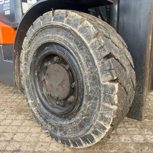 2017 Doosan D55C-5 5.5 Ton Diesel Forklift