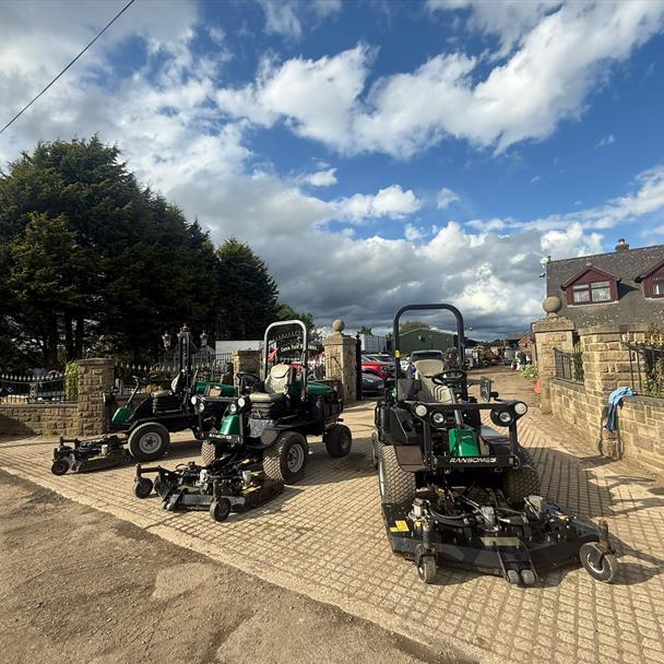 2017 Ransomes HR300 4WD Outfront Ride On Lawn Mower