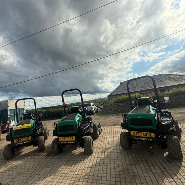 2017 Ransomes HR300 4WD Outfront Ride On Lawn Mower