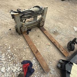 2017 Cascade Hydraulic Fork Positioner