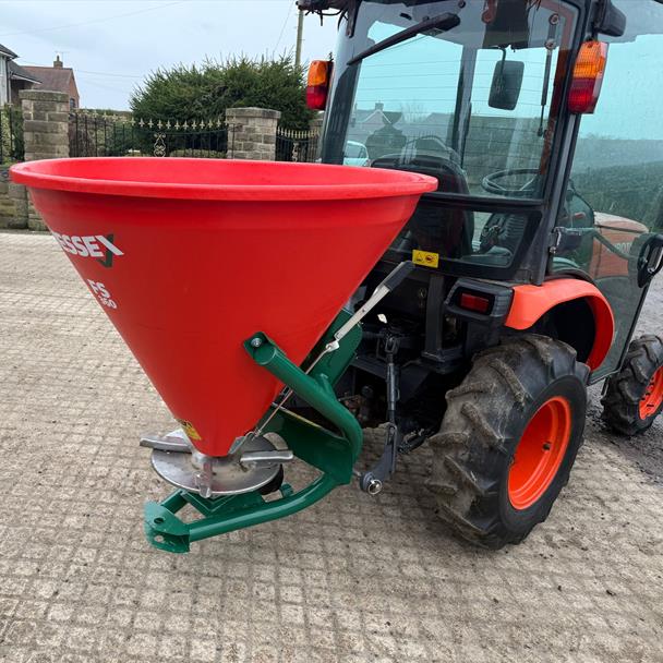 2017/67 Kubota B2350 23HP 4WD Compact Tractor With New/Unused Wessex FS360 Spreader