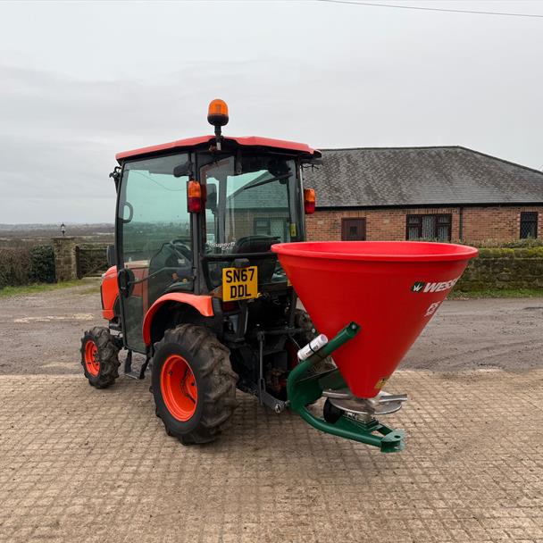 2017/67 Kubota B2350 23HP 4WD Compact Tractor With New/Unused Wessex FS360 Spreader