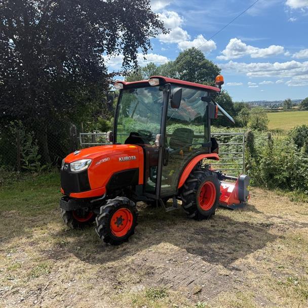 2017/67 Kubota B2350 23HP 4WD Compact Tractor Bundle! With New/Unused Mateng EF125 1.25 Metre Flail Mower