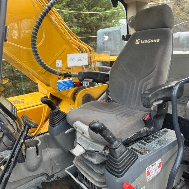 2017 Liugong CLG924E Excavator