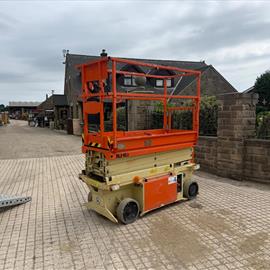 2017 JLG 6RS Electric Scissor Lift (MEWP)