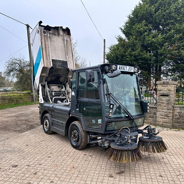 2017 Schmidt Swingo 200+ Road Sweeper