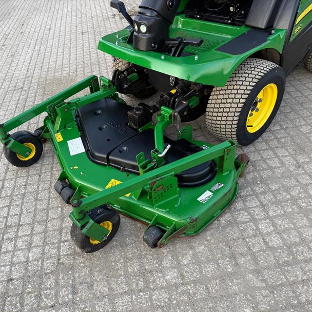 2018 John Deere 1550 Terraincut 4WD Outfront Ride On Mower With John Deere 60" Rotary Deck
