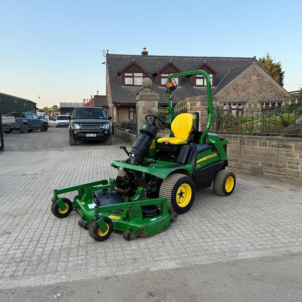 2018 John Deere 1550 Terraincut 4WD Outfront Ride On Mower With John Deere 60" Rotary Deck