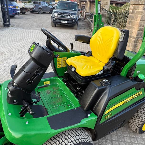 2018 John Deere 1550 Terraincut 4WD Outfront Ride On Mower With John Deere 60" Rotary Deck