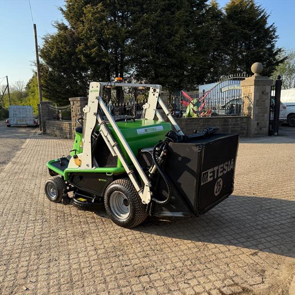 2018 Etesia Hydro H124D Ride On High Tip Mower