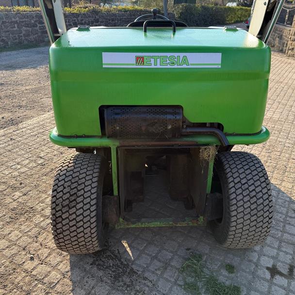 2018 Etesia Hydro H124D Ride On High Tip Mower