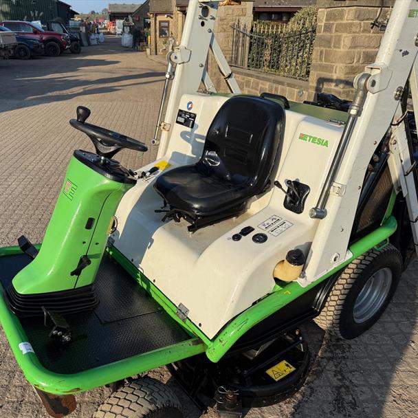 2018 Etesia Hydro H124D Ride On High Tip Mower