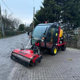2020/70 Gianni Ferrari T4T Cruiser KEL 4WD Outfront Ride On Sweeper