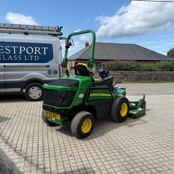 2020 John Deere 1580 Terriancut 4WD Outfront Ride On Mower With John Deere Fastback commercial 62 Rotary Deck