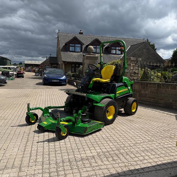 2020 John Deere 1580 Terriancut 4WD Outfront Ride On Mower With John Deere Fastback commercial 62 Rotary Deck
