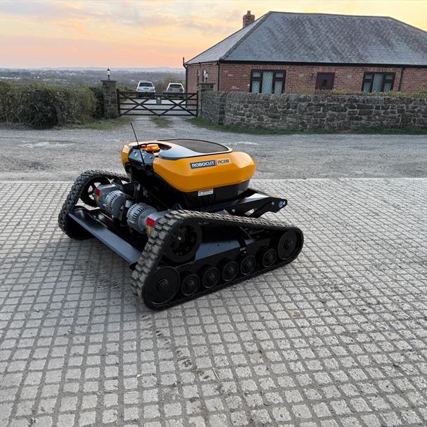 2021 Mcconell Robocut RC28 Remote Controlled Bank/Slope Mower