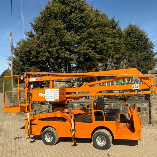 Bradshaw 36VOLT Utility Scissor Lift Boom Lift