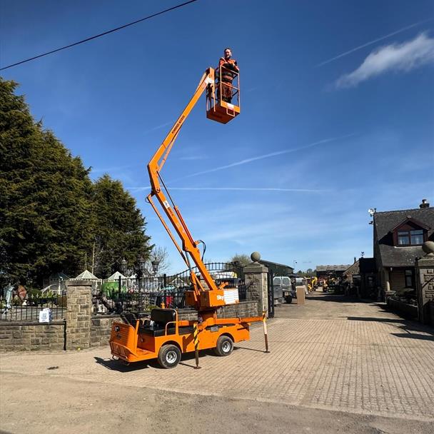 Bradshaw 36VOLT Utility Scissor Lift Boom Lift